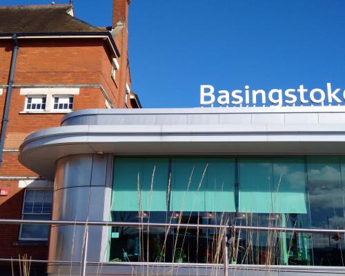 Basingstoke station