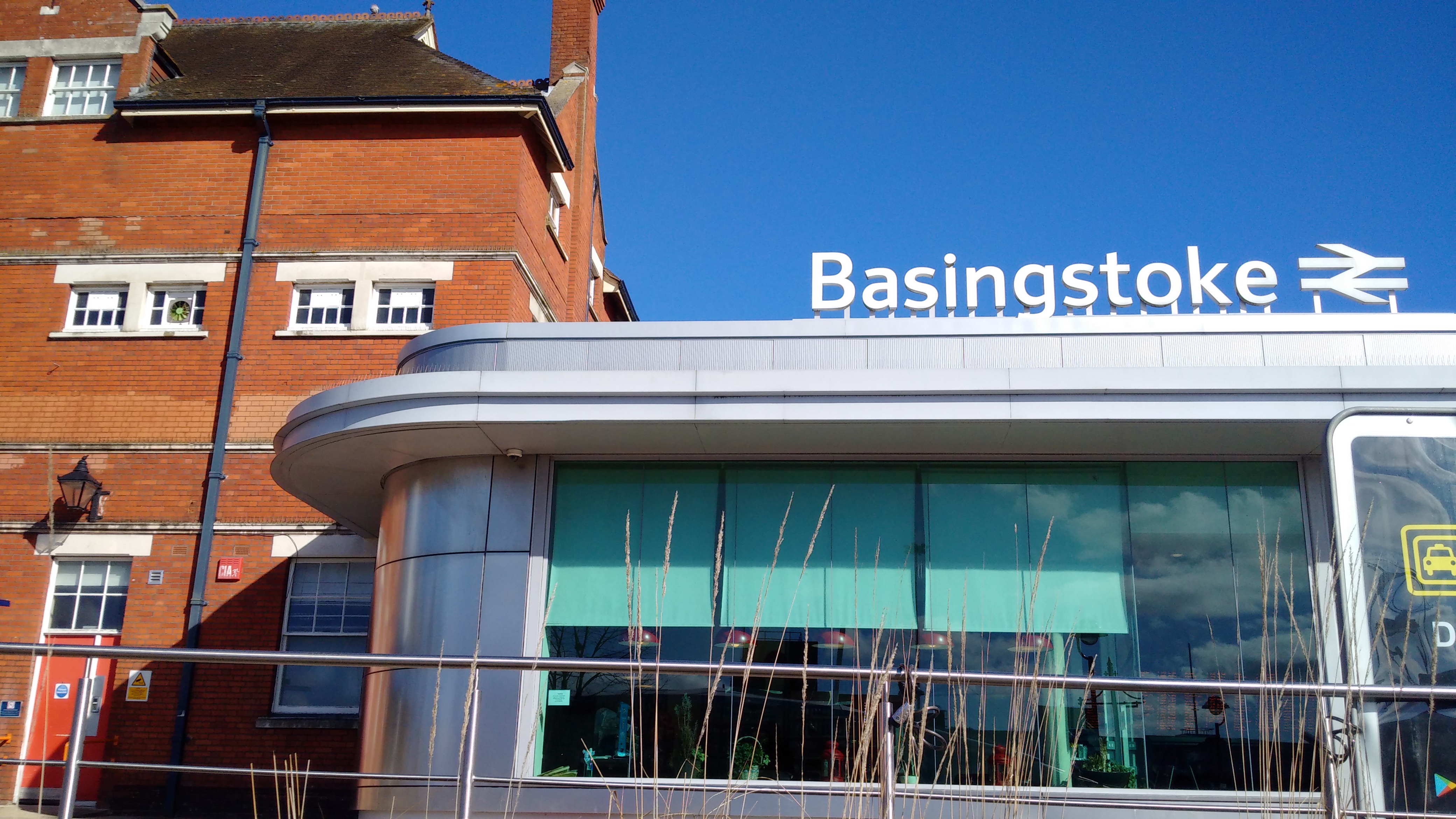 Basingstoke station