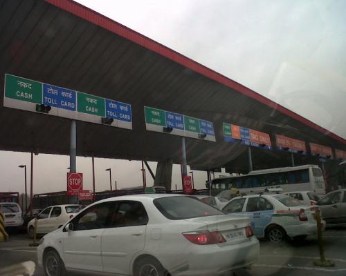 Gurgaon Toll in the morning